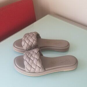 SEYCHELLES SLIP ON SANDALS MADE IN ITALY SIZE 6